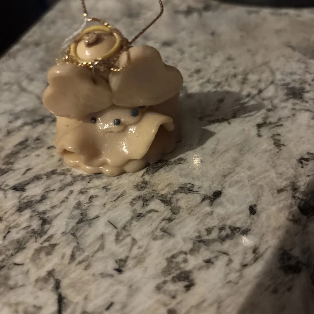 VINTAGE + LOVELY 1995‎ ANGEL Christmas ORNAMENT~~NICE!! BY DEBBIE COOPER .